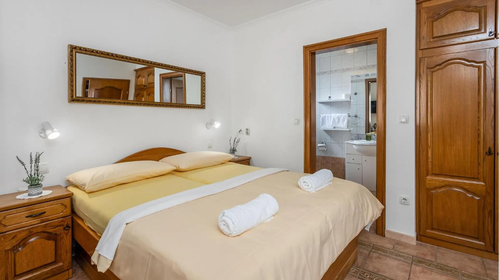 4 Bedroom Awesome Apartment In Selce