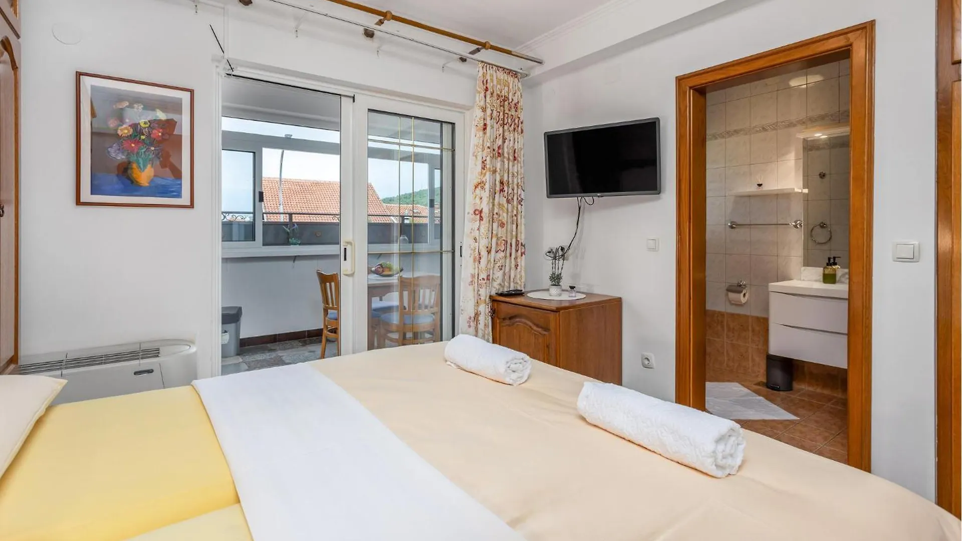 4 Bedroom Awesome Apartment In Selce
