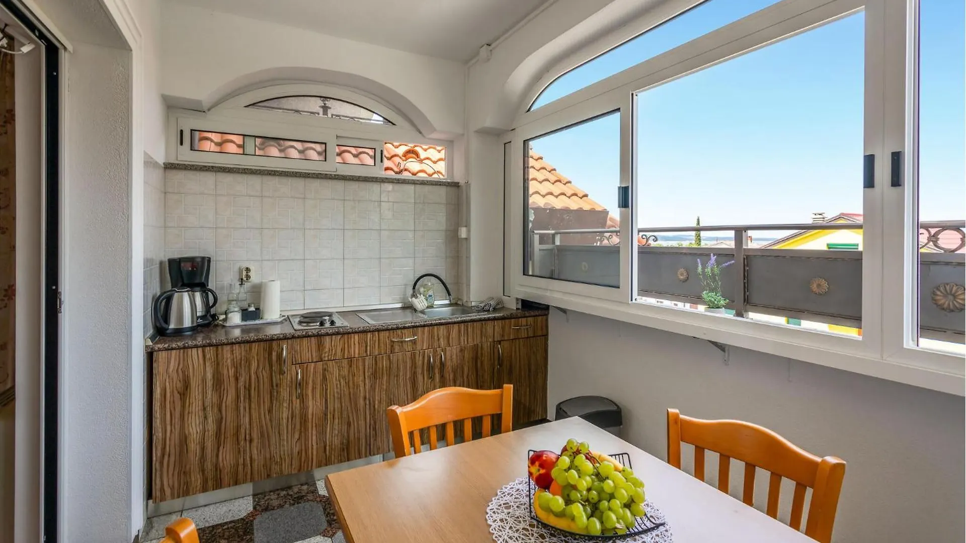 4 Bedroom Awesome Apartment In Selce