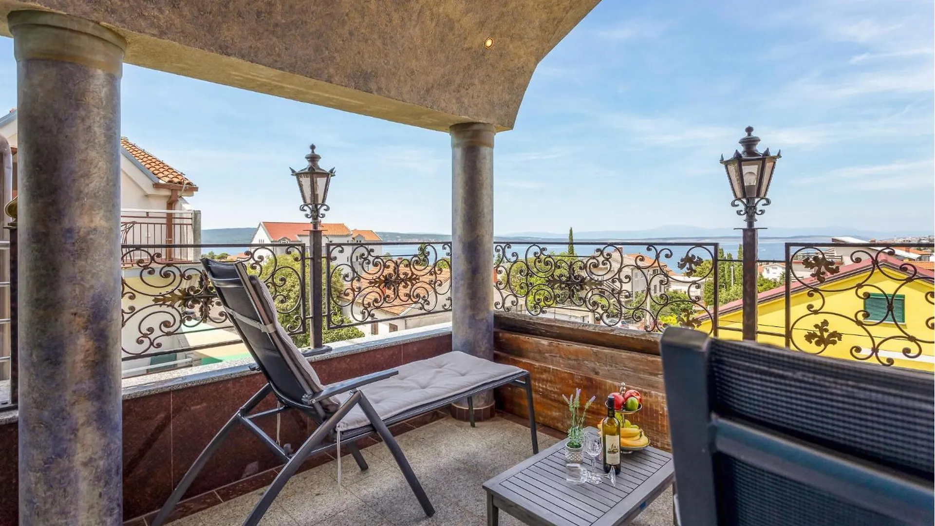 4 Bedroom Awesome Apartment In Selce