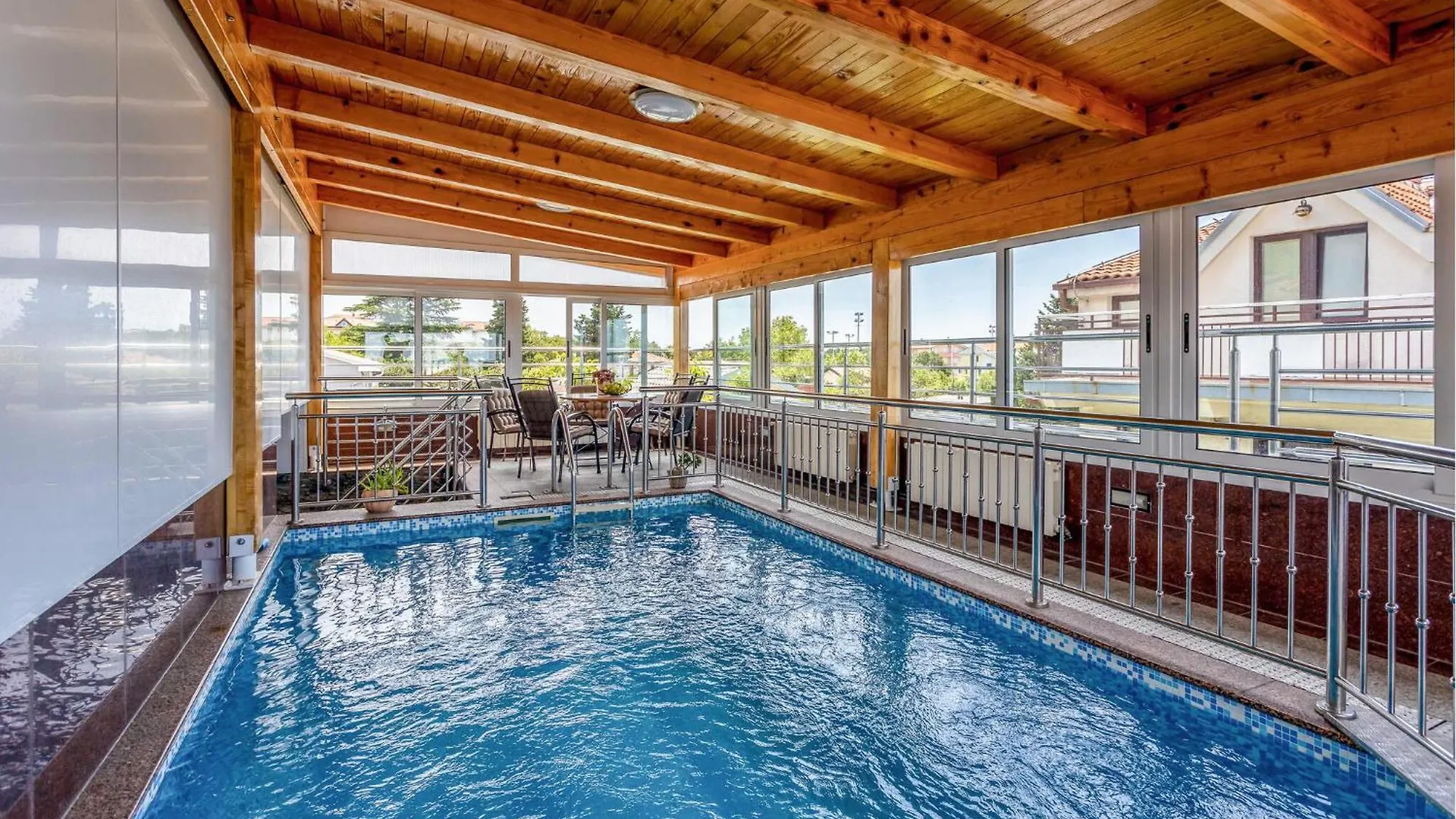 4 Bedroom Awesome Apartment In Selce